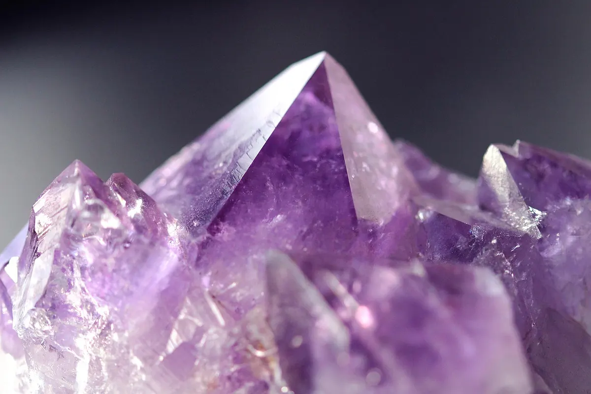 British Gemstones: Blue John, Whitby Jet and Cornish Serpentine